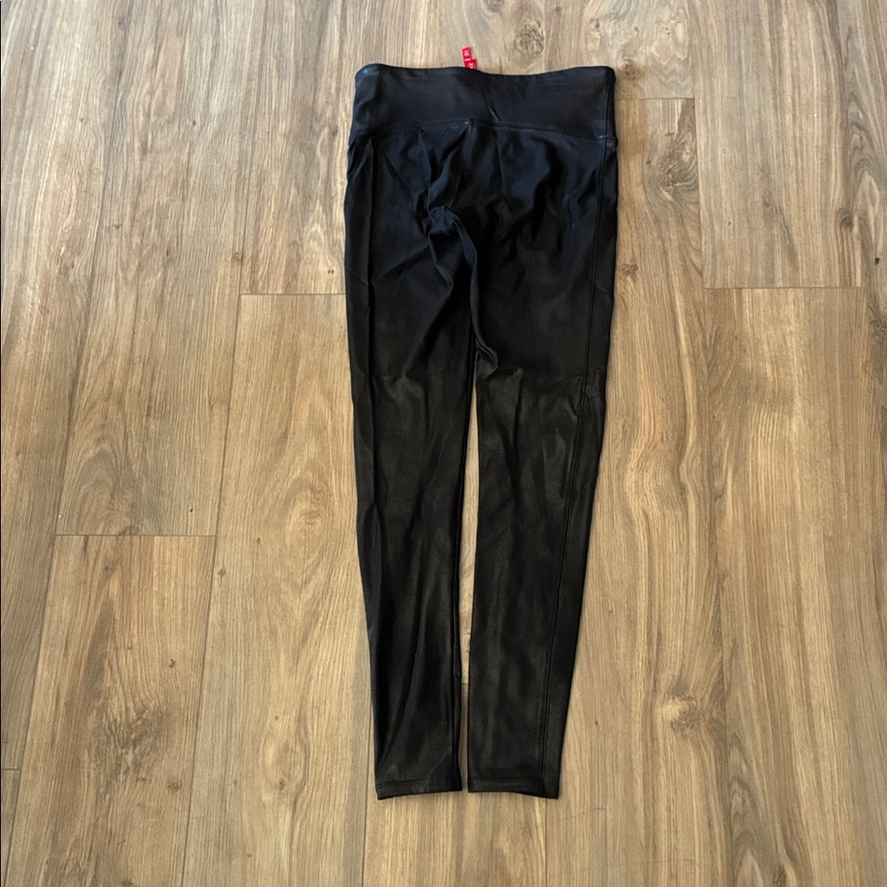 SPANX FAUX LEATHER LEGGINGS MEDIUM SIZE - Picture 4 of 4